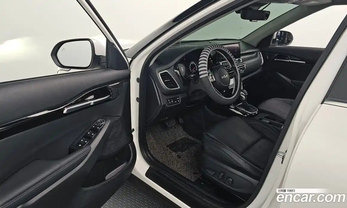 Kia Seltos 2023 1.6 Автомат в Москве № 522499, фото 11