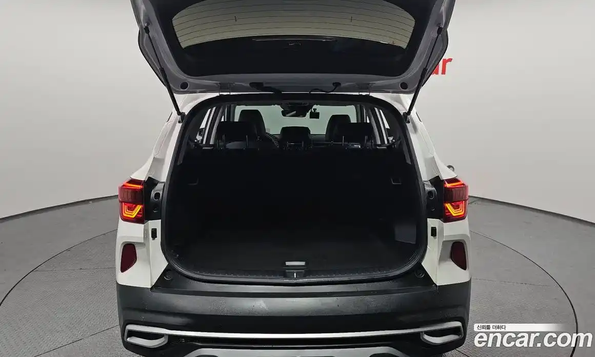 Kia Seltos 2023 1.6 Автомат в Москве № 522499, фото 20