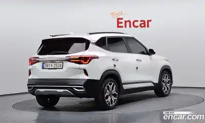 Kia Seltos 2023 1.6 Автомат в Москве № 522499, миниатюра 2