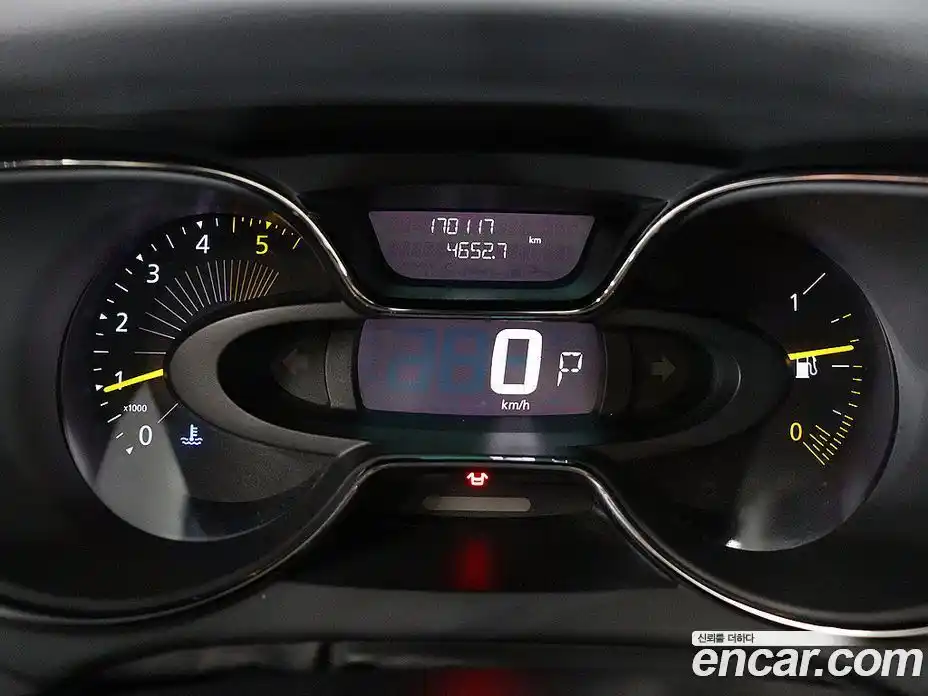 Renault QM3 2015 1.5 Автомат в Москве № 524619, фото 6