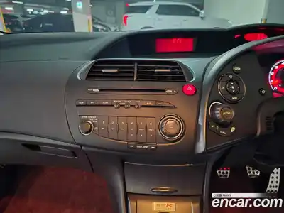 Honda Civic 2010 2.0 Механическая в Москве № 525751, миниатюра 11