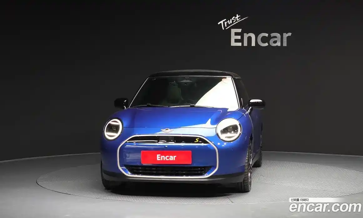 Mini Cooper 2024 0.1 Автомат в Москве № 526227, фото 3