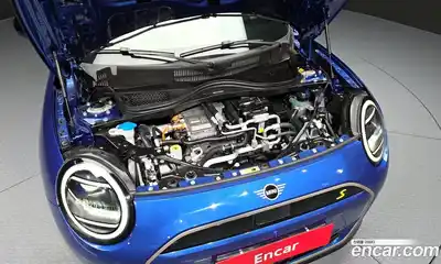 Mini Cooper 2024 0.1 Автомат в Москве № 526227, миниатюра 6