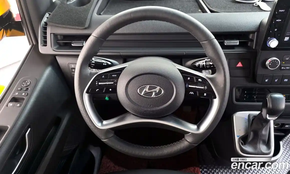 Hyundai Staria 2023 3.5 Автомат в Москве № 529742, фото 14