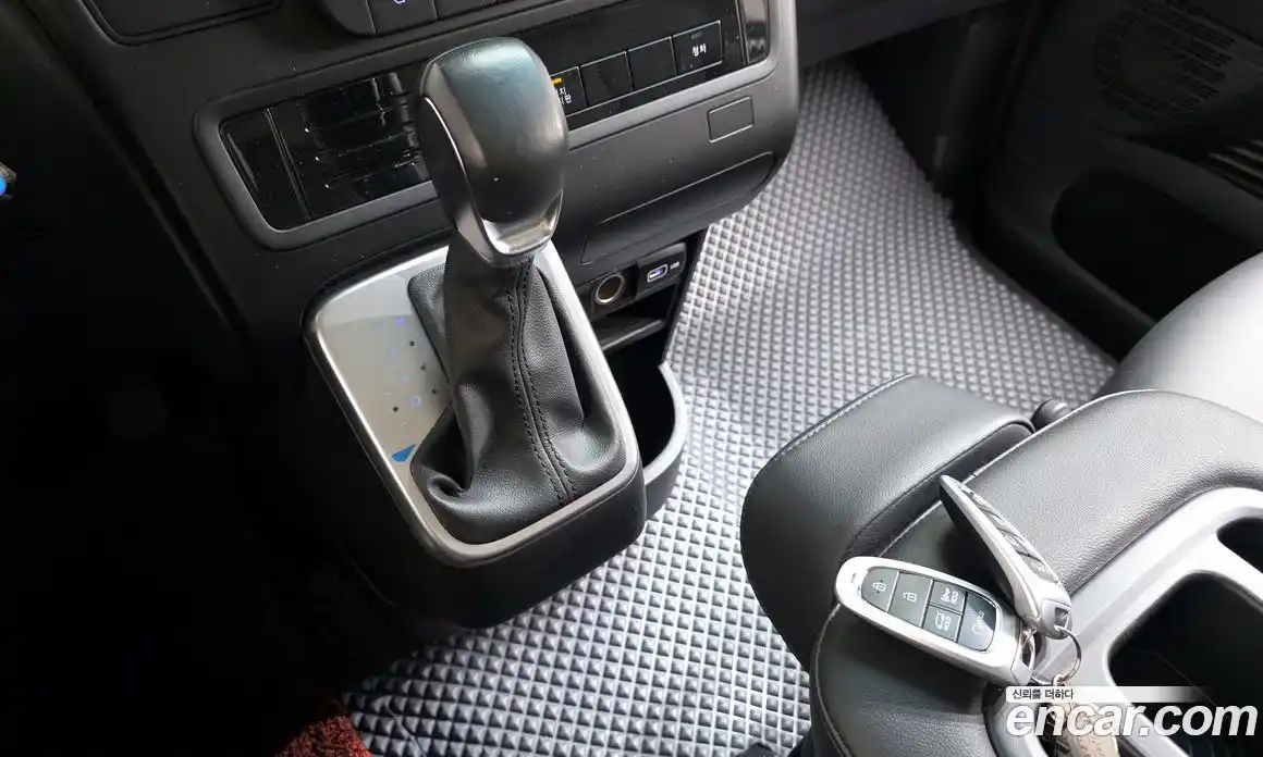 Hyundai Staria 2023 3.5 Автомат в Москве № 529742, фото 9