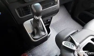 Hyundai Staria 2023 3.5 Автомат в Москве № 529742, миниатюра 9