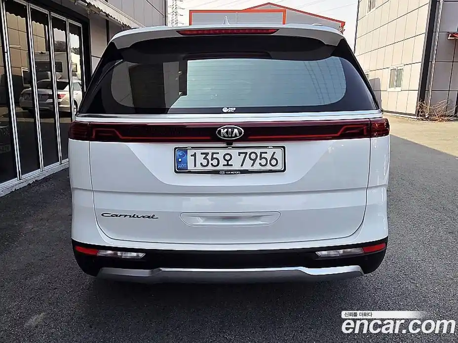 Kia Canival 2021 2.2 Автомат в Москве № 532114, фото 4