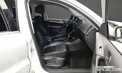 Volkswagen Tiguan 2016 2.0 Автомат в Москве № 533311, миниатюра 11