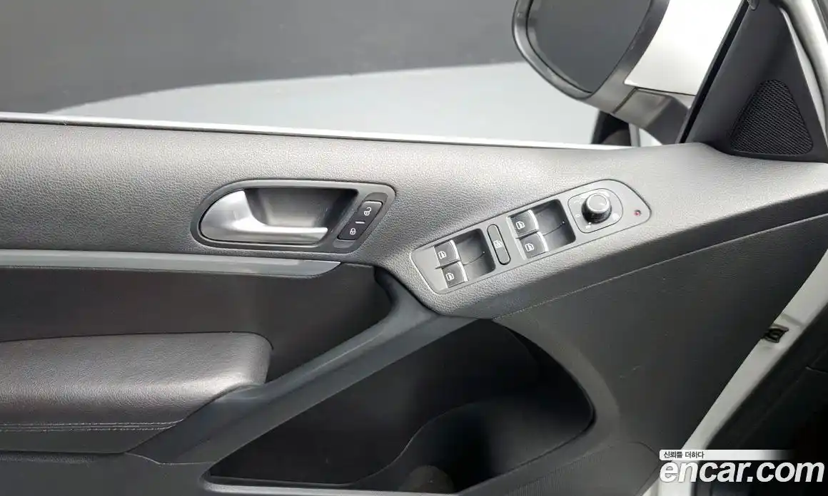 Volkswagen Tiguan 2016 2.0 Автомат в Москве № 533311, фото 16