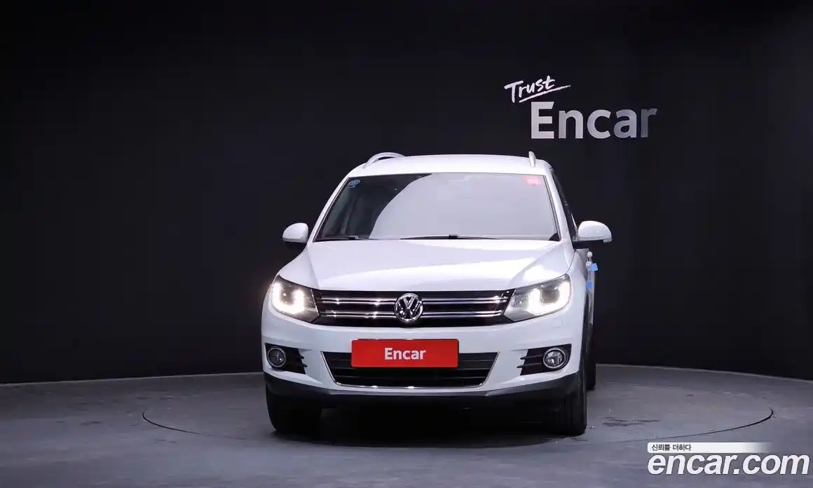 Volkswagen Tiguan 2016 2.0 Автомат в Москве № 533311, фото 3