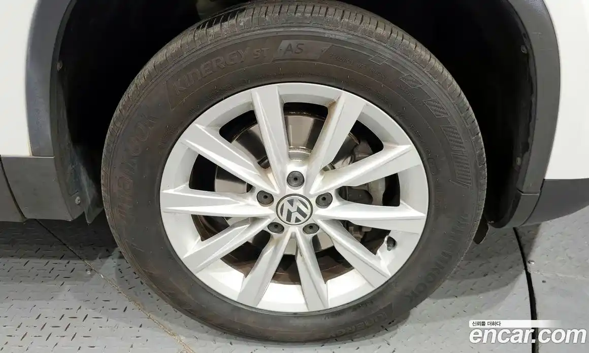 Volkswagen Tiguan 2016 2.0 Автомат в Москве № 533311, фото 5