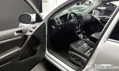 Volkswagen Tiguan 2016 2.0 Автомат в Москве № 533311, миниатюра 10