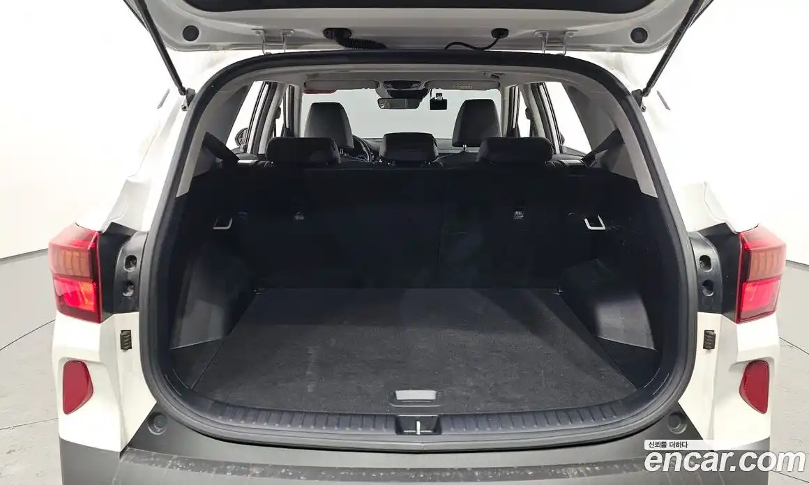 Kia Seltos 2023 1.6 Автомат в Москве № 534407, фото 19