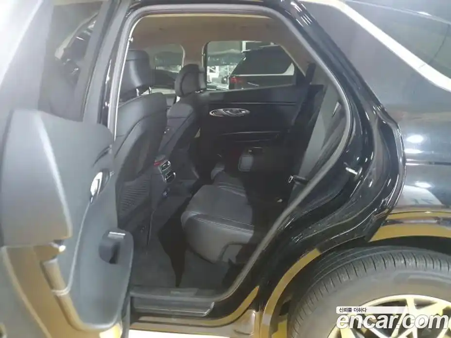 Genesis GV70 2023 2.5 Автомат в Москве № 536707, фото 4