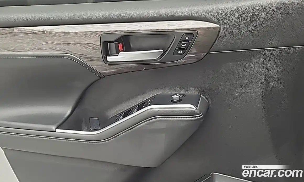 Toyota Highlander 2025 2.5 Автомат в Москве № 537816, фото 14