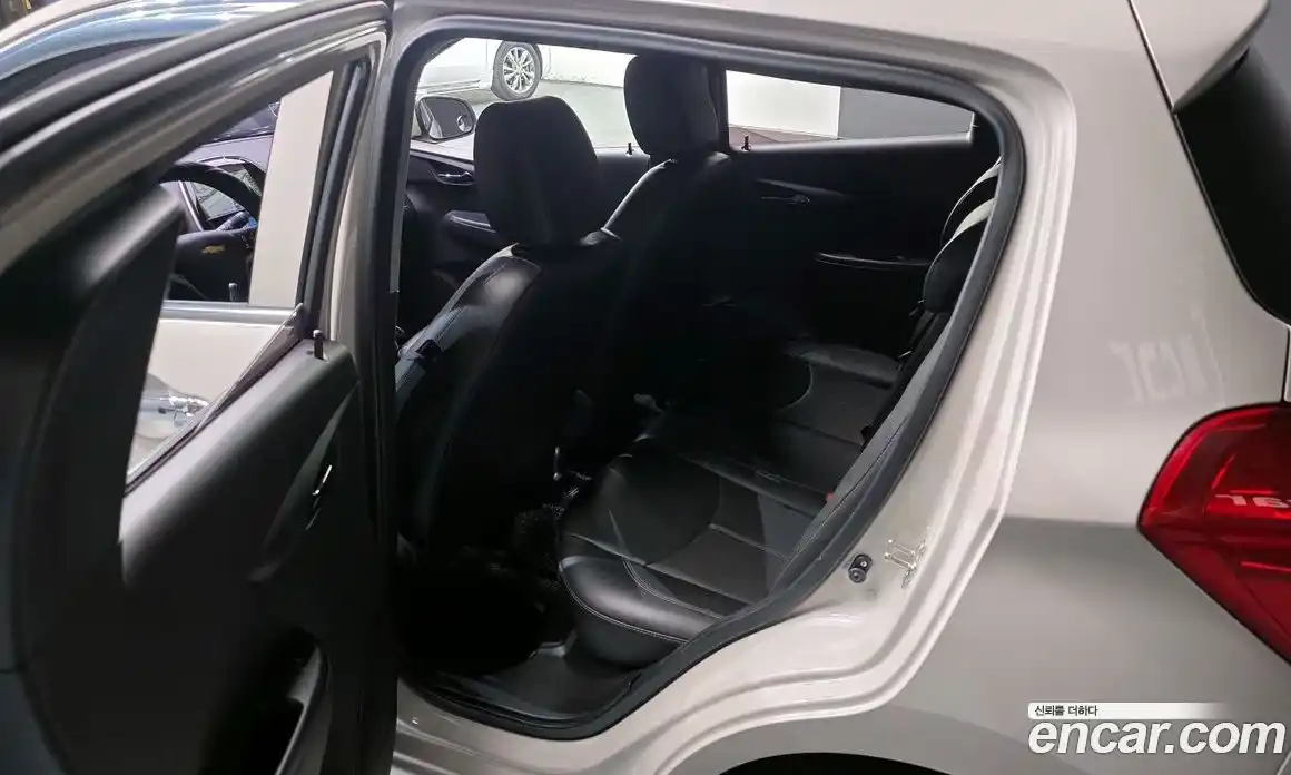 Chevrolet Spark 2018 1.0 Автомат в Москве № 539886, фото 11