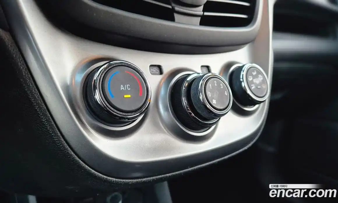 Chevrolet Spark 2016 1.0 Автомат в Москве № 540760, фото 19