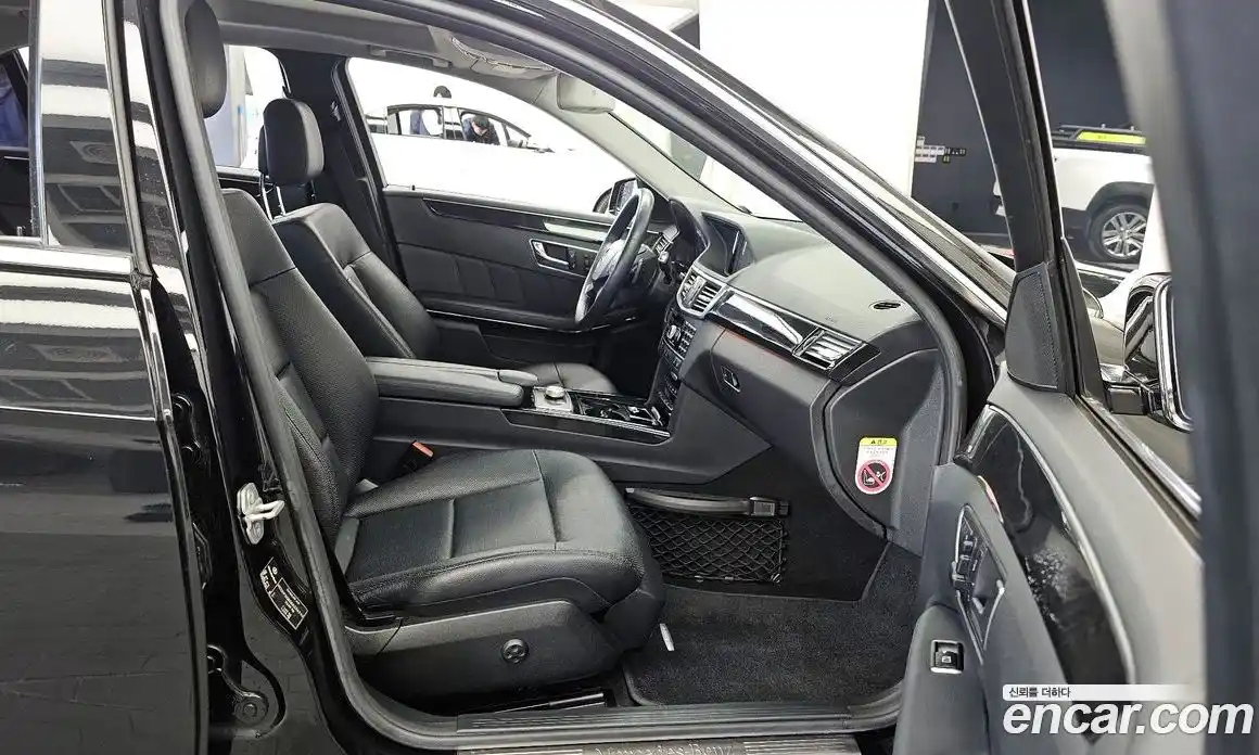 Mercedes-Benz E-Class 2011 3.5 Автомат в Москве № 542647, фото 11