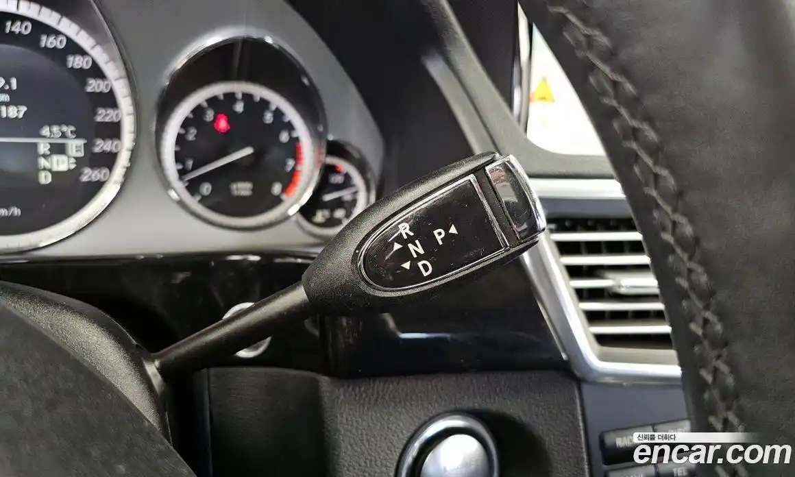 Mercedes-Benz E-Class 2011 3.5 Автомат в Москве № 542647, фото 9