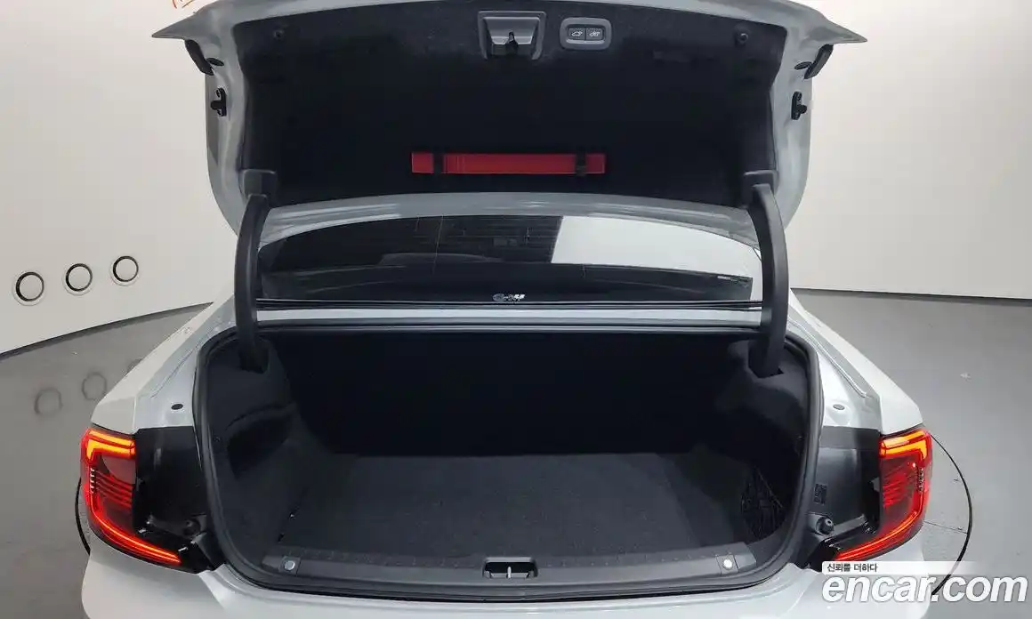 Volvo S90 2024 2.0 Автомат в Москве № 544975, фото 20