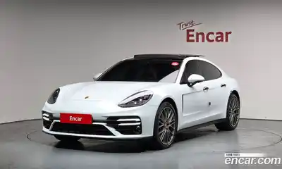 Porsche Panamera, 2023
