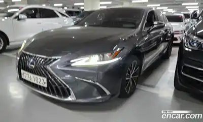 Lexus ES 2022 2.5 Автомат в Москве № 547143, миниатюра 2