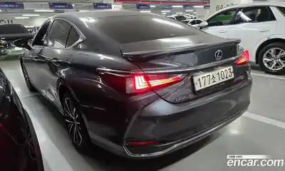 Lexus ES 2022 2.5 Автомат в Москве № 547143, миниатюра 3