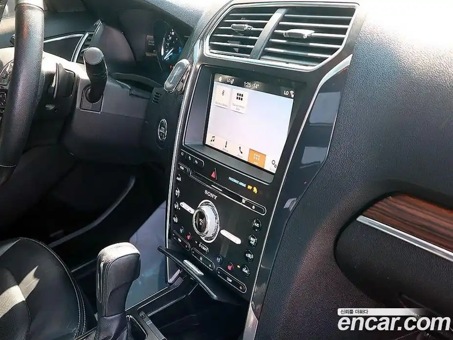 Ford Explorer 2017 2.3 Автомат в Москве № 547534, фото 11