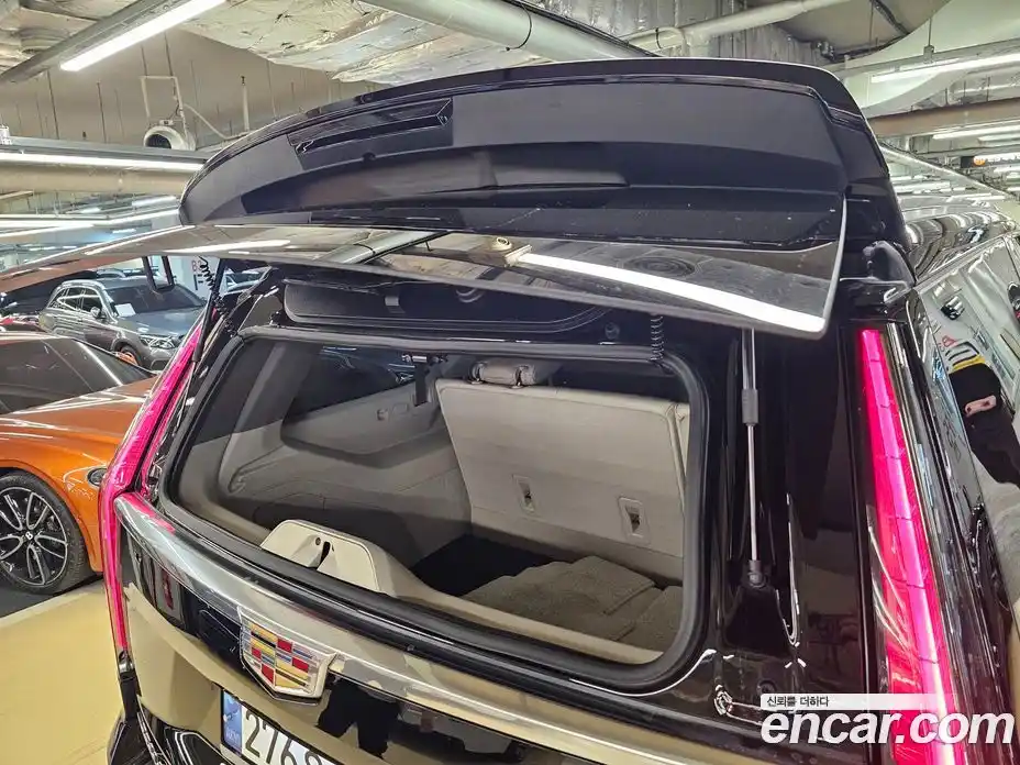 Cadillac Escalade 2023 6.2 Автомат в Москве № 548144, фото 19