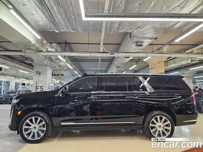 Cadillac Escalade 2023 6.2 Автомат в Москве № 548144, миниатюра 2