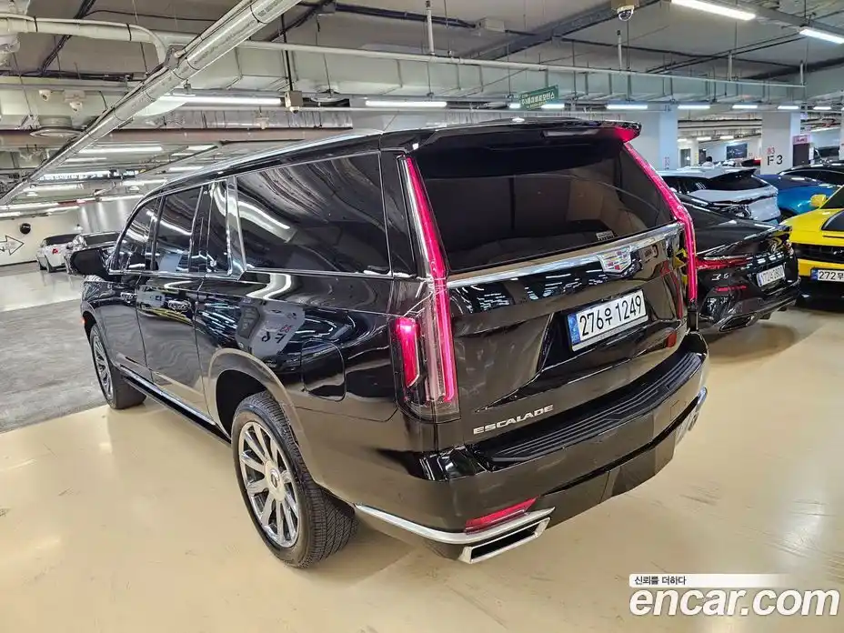 Cadillac Escalade 2023 6.2 Автомат в Москве № 548144, фото 3