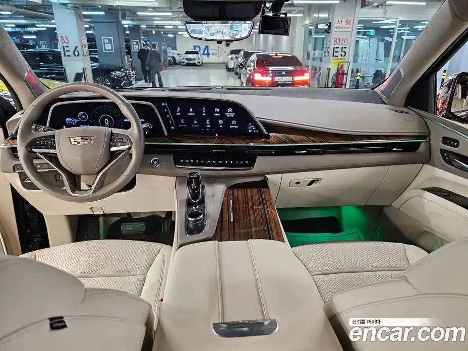 Cadillac Escalade 2023 6.2 Автомат в Москве № 548144, фото 7