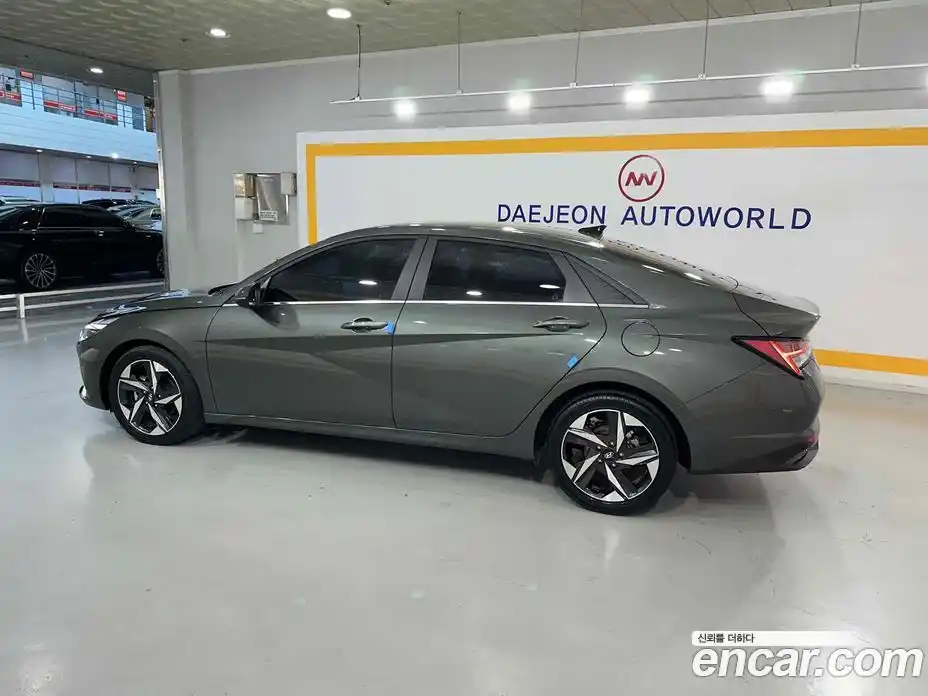 Hyundai Avante 2021 1.6 Автомат в Москве № 110298, фото 2