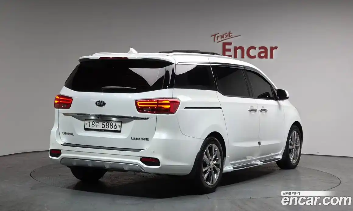 Kia Canival 2019 3.3 Автомат в Москве № 120662, фото 4