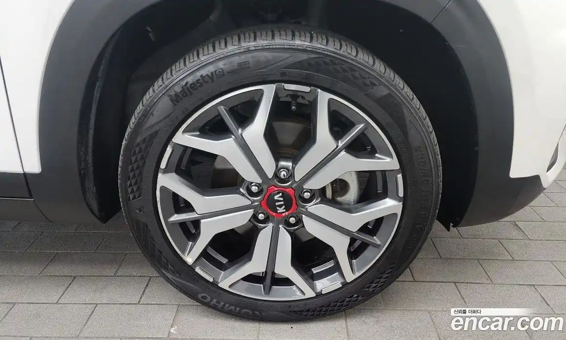 Kia Seltos 2022 1.6 Автомат в Москве № 122144, фото 4