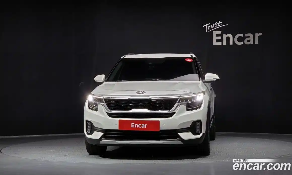 Kia Seltos 2022 1.6 Автомат в Москве № 122144, фото 5