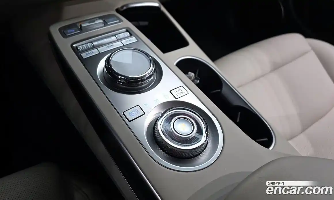 Genesis GV70 2023 2.5 Автомат в Москве № 12931, фото 9