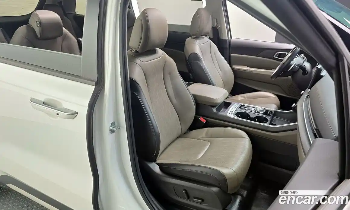 Kia Canival 2024 1.6 Автомат в Москве № 133880, фото 11