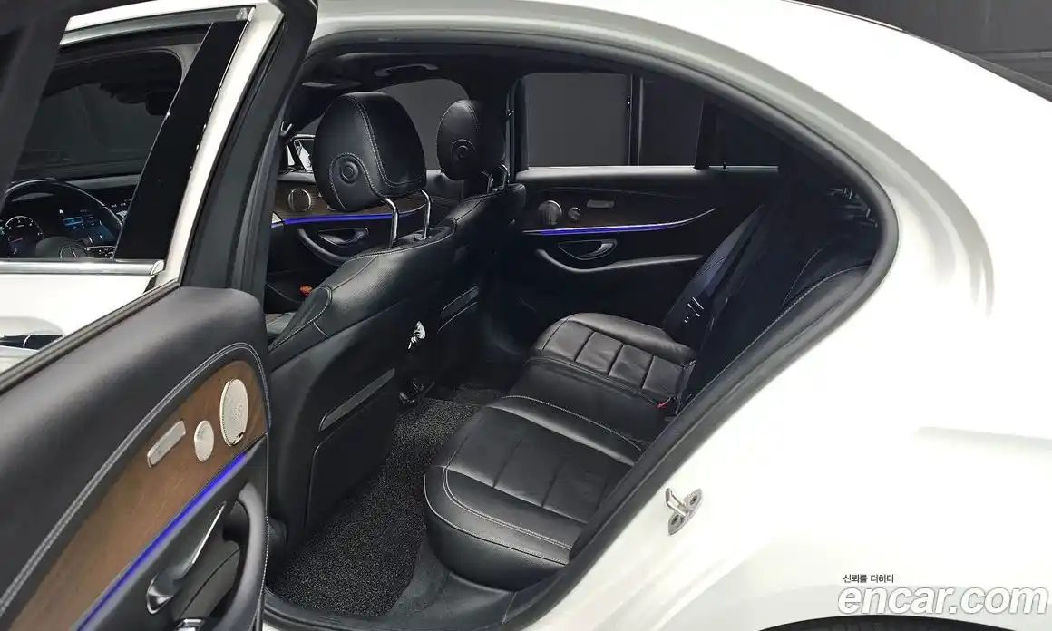 Mercedes-Benz E-Class 2022 1.9 Автомат в Москве № 138710, фото 12