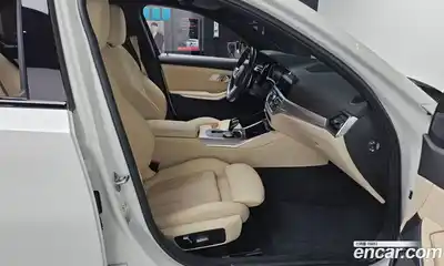 BMW 3-Series 2022 2.0 Автомат в Москве № 158303, миниатюра 4