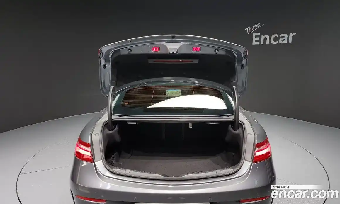 Mercedes-Benz E-Class 2019 1.9 Автомат в Москве № 160644, фото 14