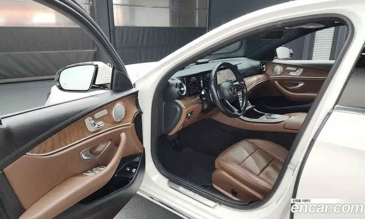 Mercedes-Benz E-Class 2021 2.0 Автомат в Москве № 161979, фото 16