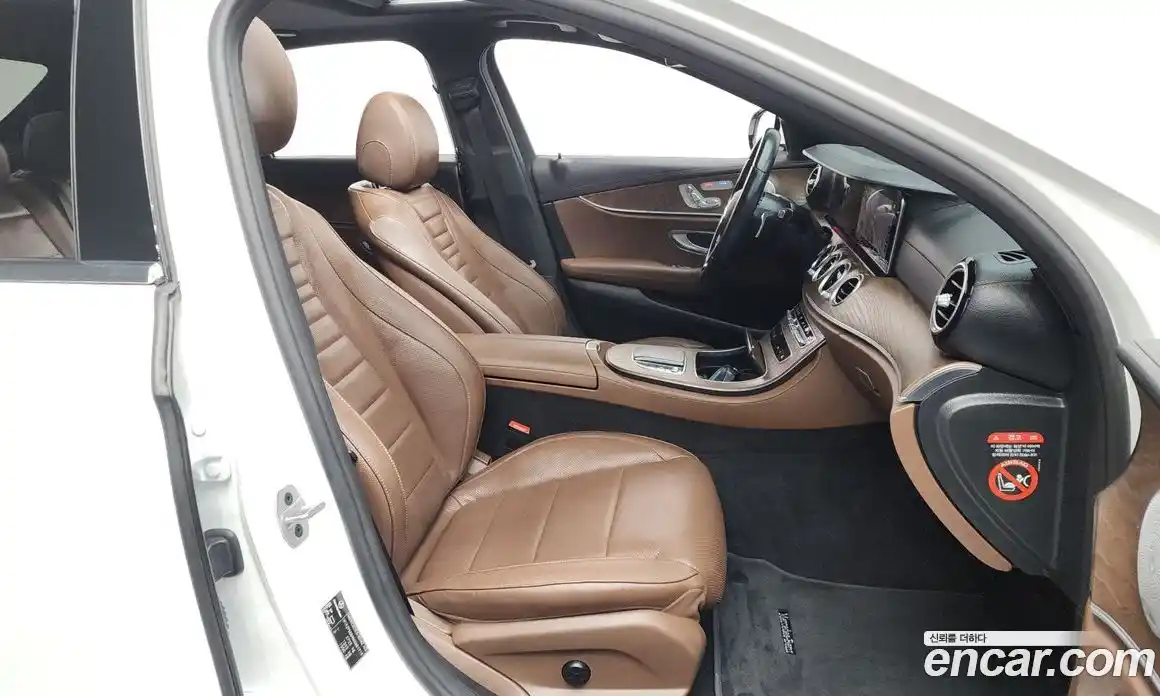 Mercedes-Benz E-Class 2021 2.0 Автомат в Москве № 161979, фото 4