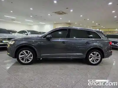 Audi Q7 2022 3.0 Автомат в Москве № 164091, миниатюра 3