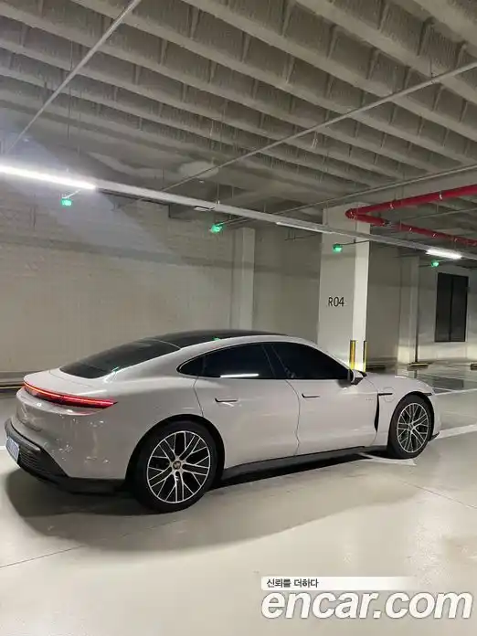 Porsche Taycan 2023 Автомат в Москве № 165743, фото 2