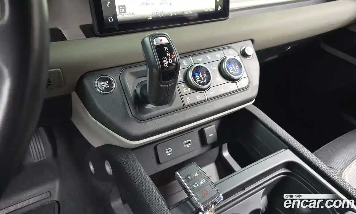 Land Rover Defender 2022 2.0 Автомат в Москве № 166170, фото 11