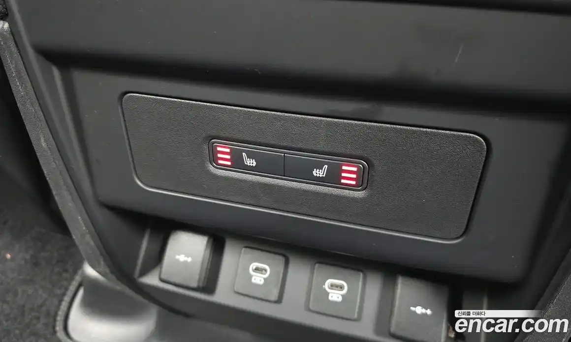 Land Rover Defender 2022 2.0 Автомат в Москве № 166170, фото 19