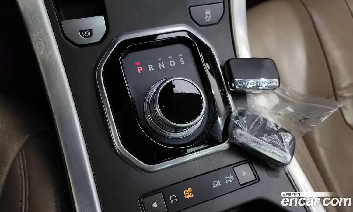 Land Rover Range-Rover Evoque 2015 2.2 Автомат в Москве № 166213, фото 14