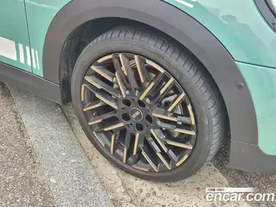 Mini Cooper 2025 2.0 Автомат в Москве № 166941, миниатюра 7