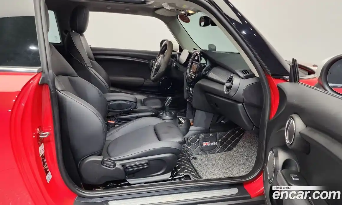 Mini Cooper 2021 1.5 Автомат в Москве № 167139, фото 19